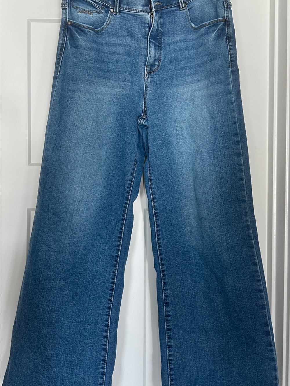 High-Rise Wide-Leg Jeans in Medium Blue Denim